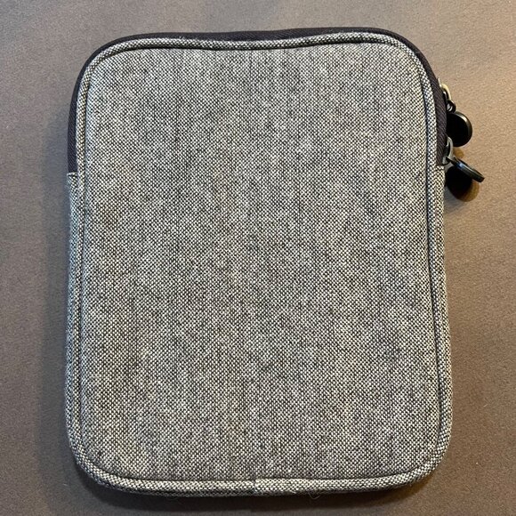 Puma Tablet Sleeve 10" Brown & Black Textured Fabric With Zipper Closure Padded - Picture 2 of 6